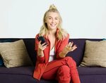 Julianne Hough gave her fans a tour of her cell phone, and i